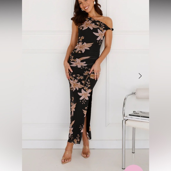 Hello Molly Stylish World dress - Picture 1 of 2